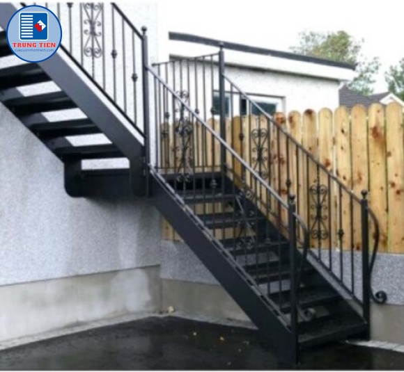 CẦU THANG SẮT 