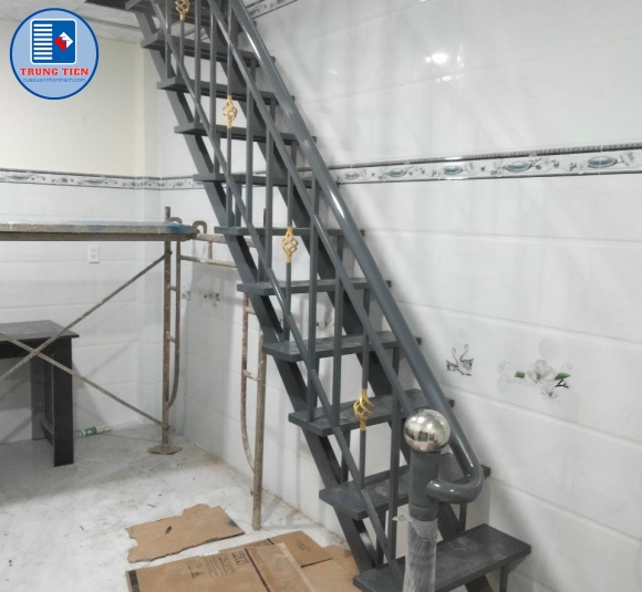 CẦU THANG SẮT NHƠN TRẠCH